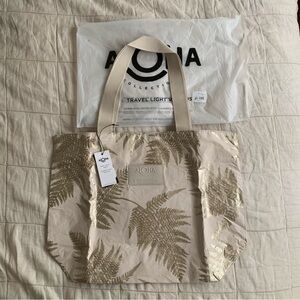 ALOHAS Cream and Gold Fern Tote
